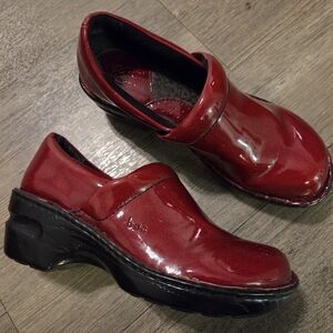 bøc • Red Patent Leather Clogs